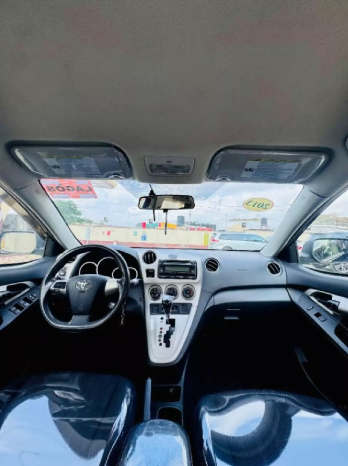 interiorFront