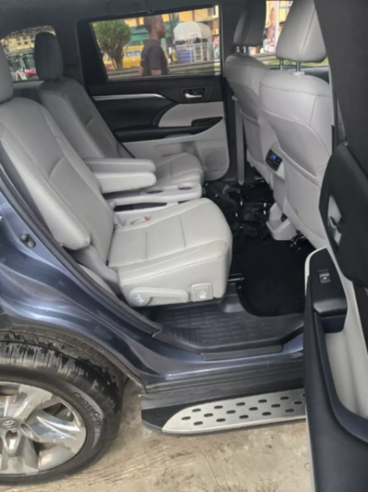 interiorBack