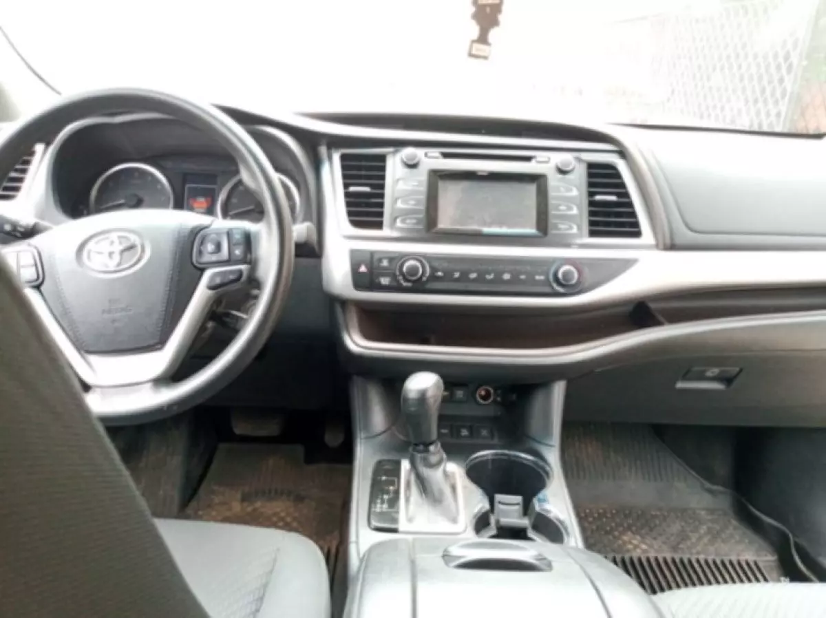 interiorFront