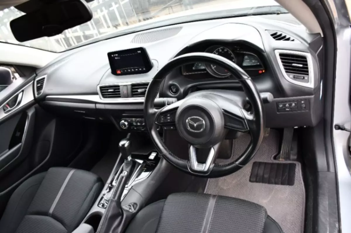 interiorFront