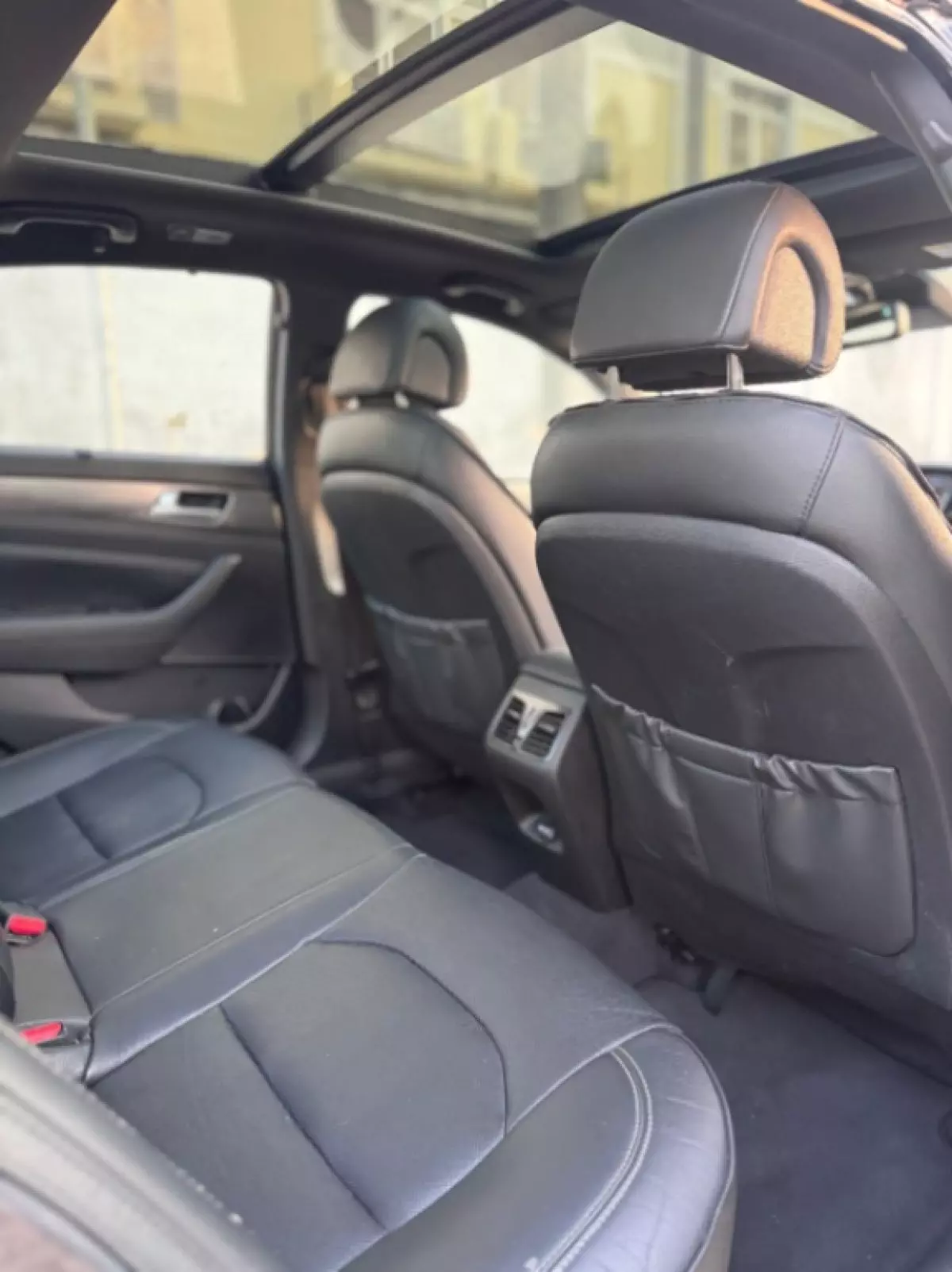 interiorBack
