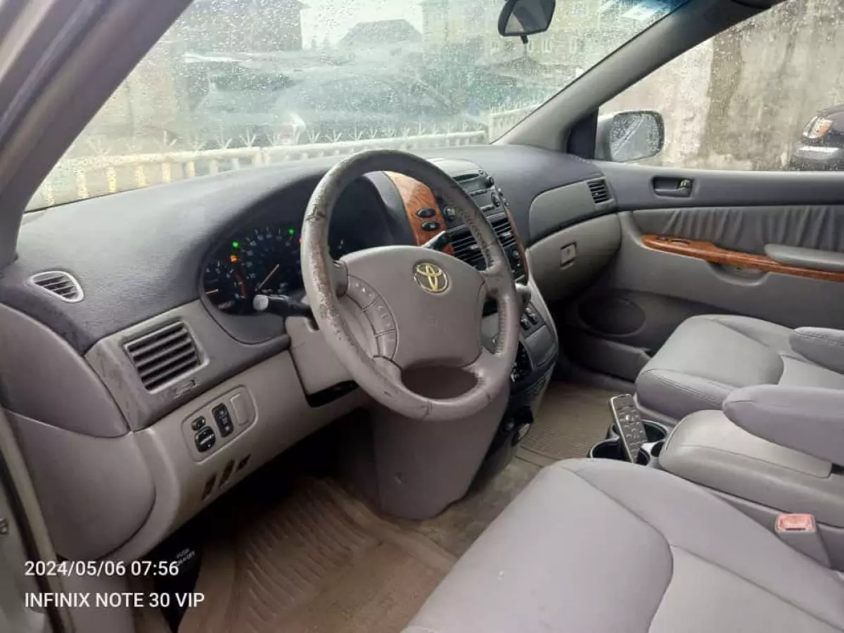 Toyota Sienna - 2008