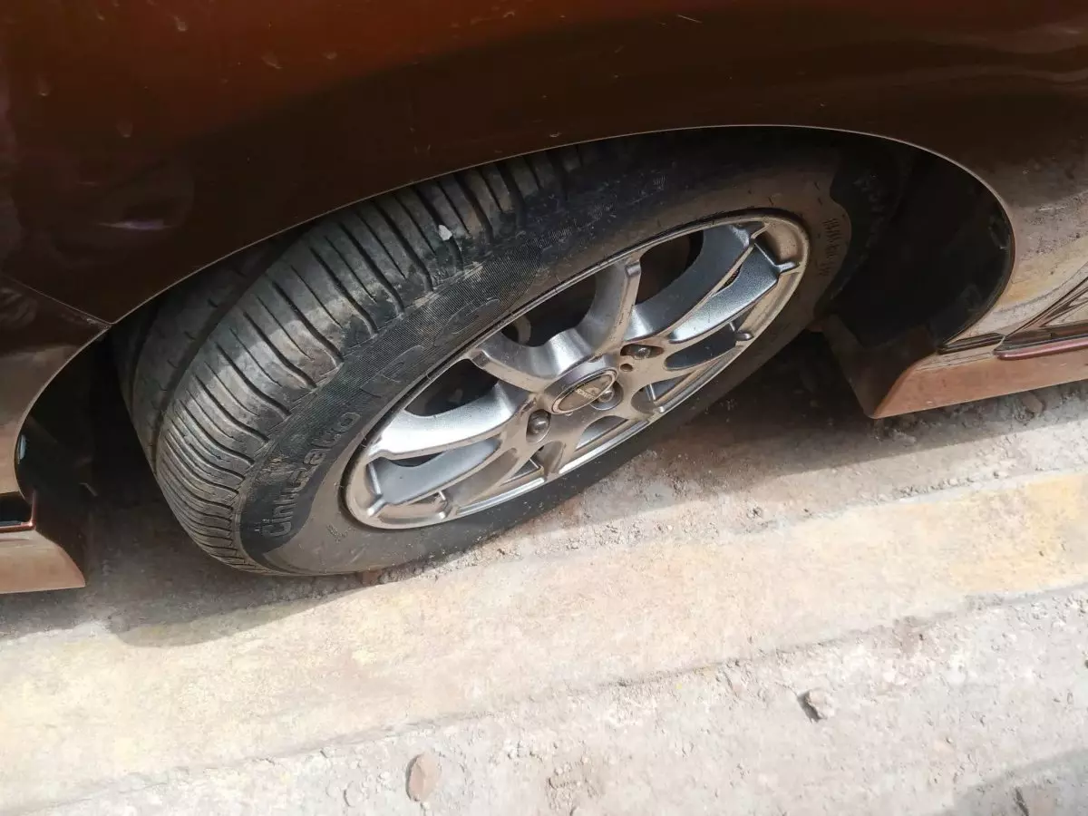 tyre2