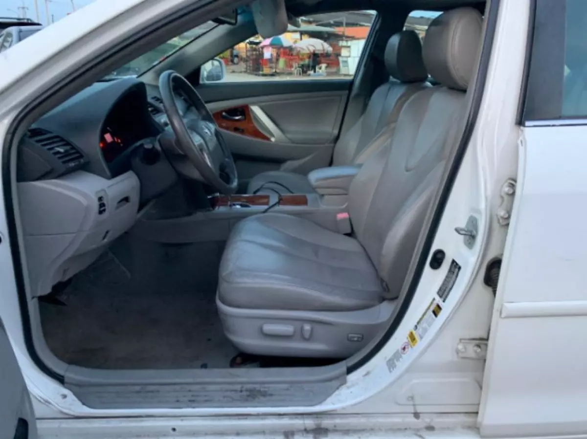 interiorFront