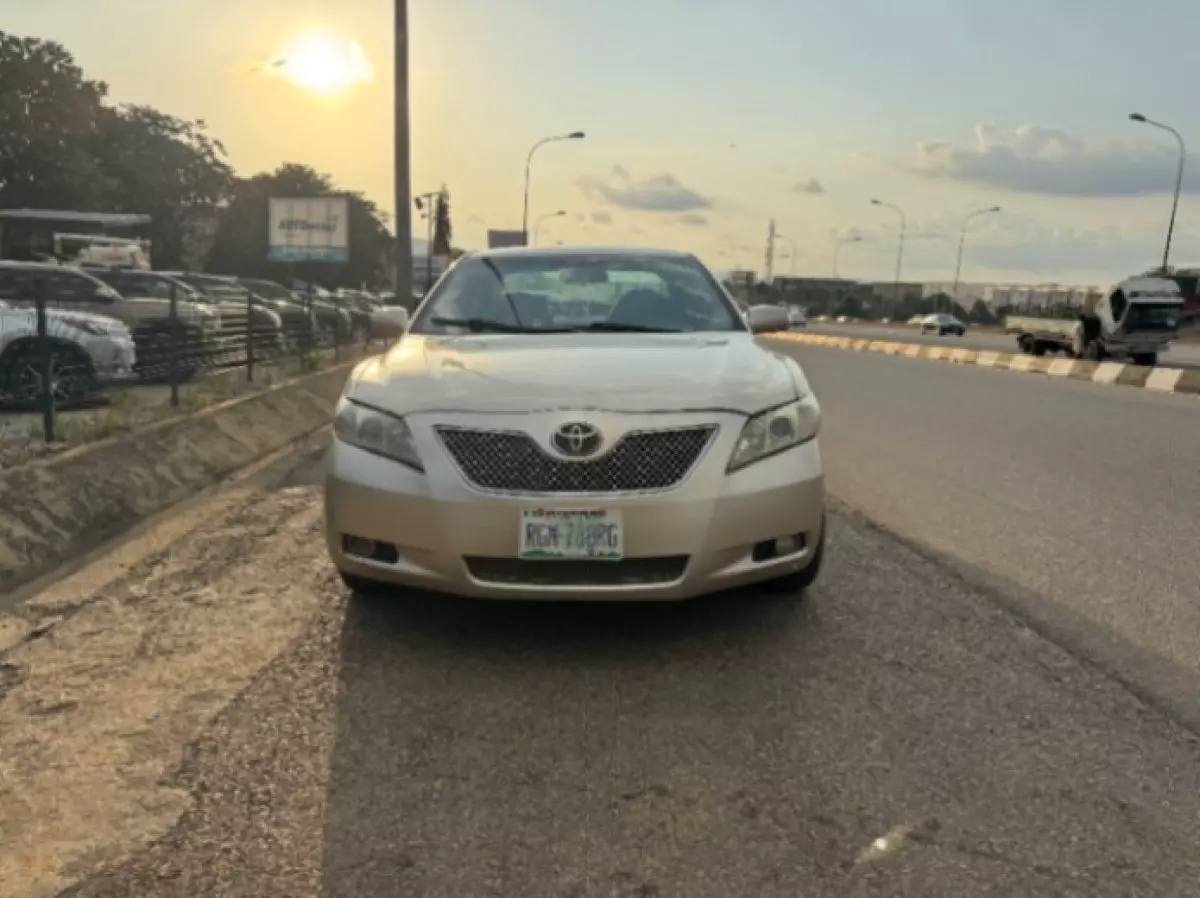 Toyota Camry - 2007