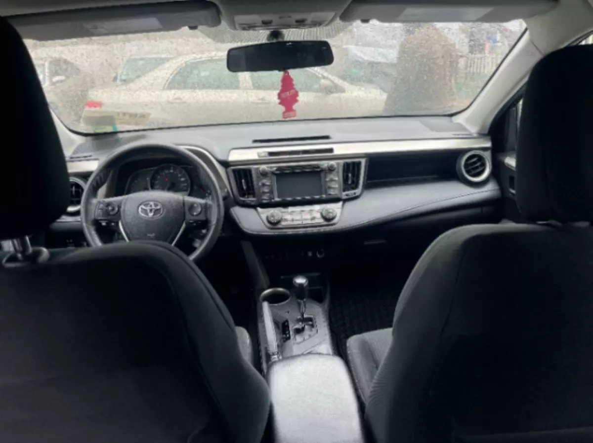interiorFront