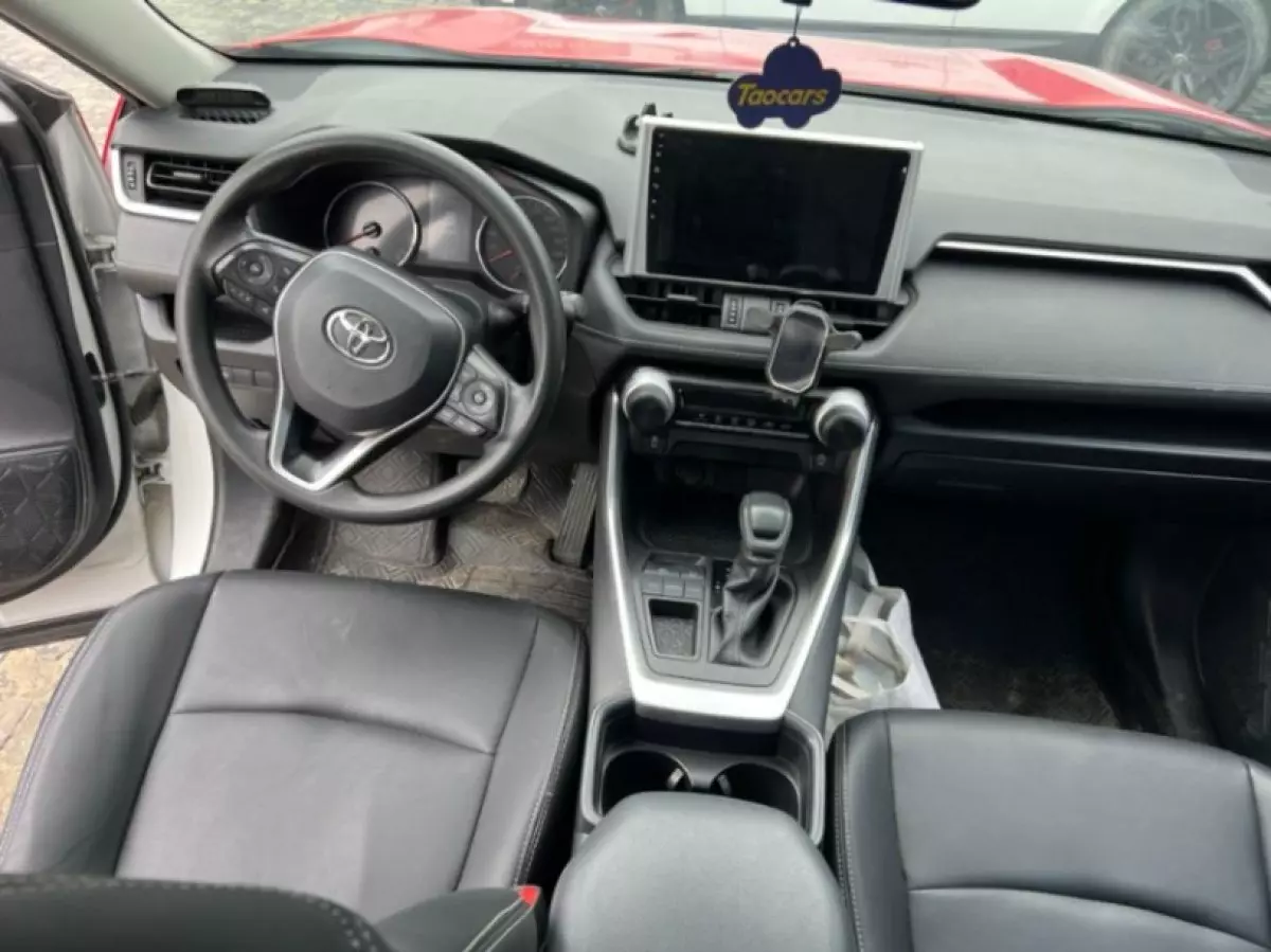 interiorFront