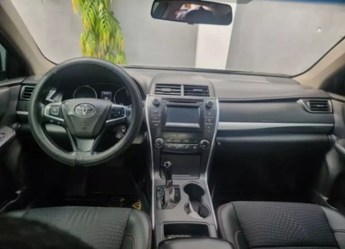 interiorFront