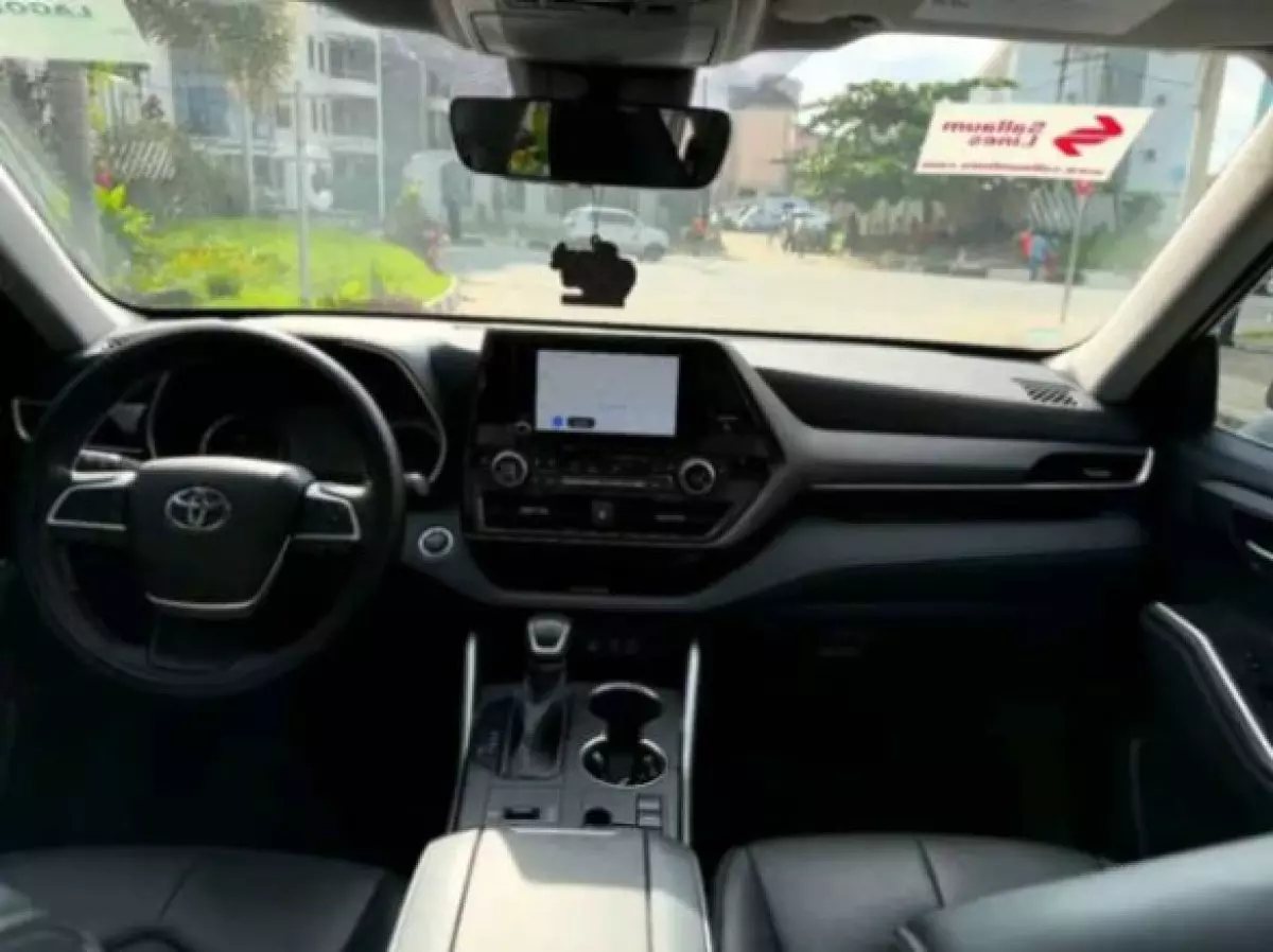 interiorFront