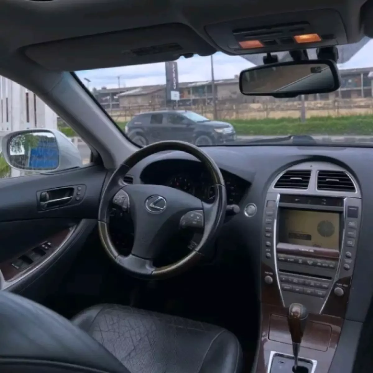 interiorFront
