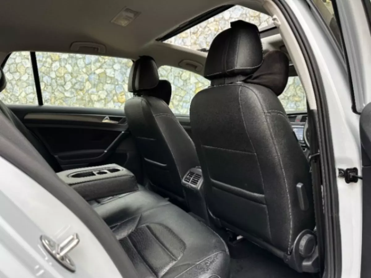 interiorBack