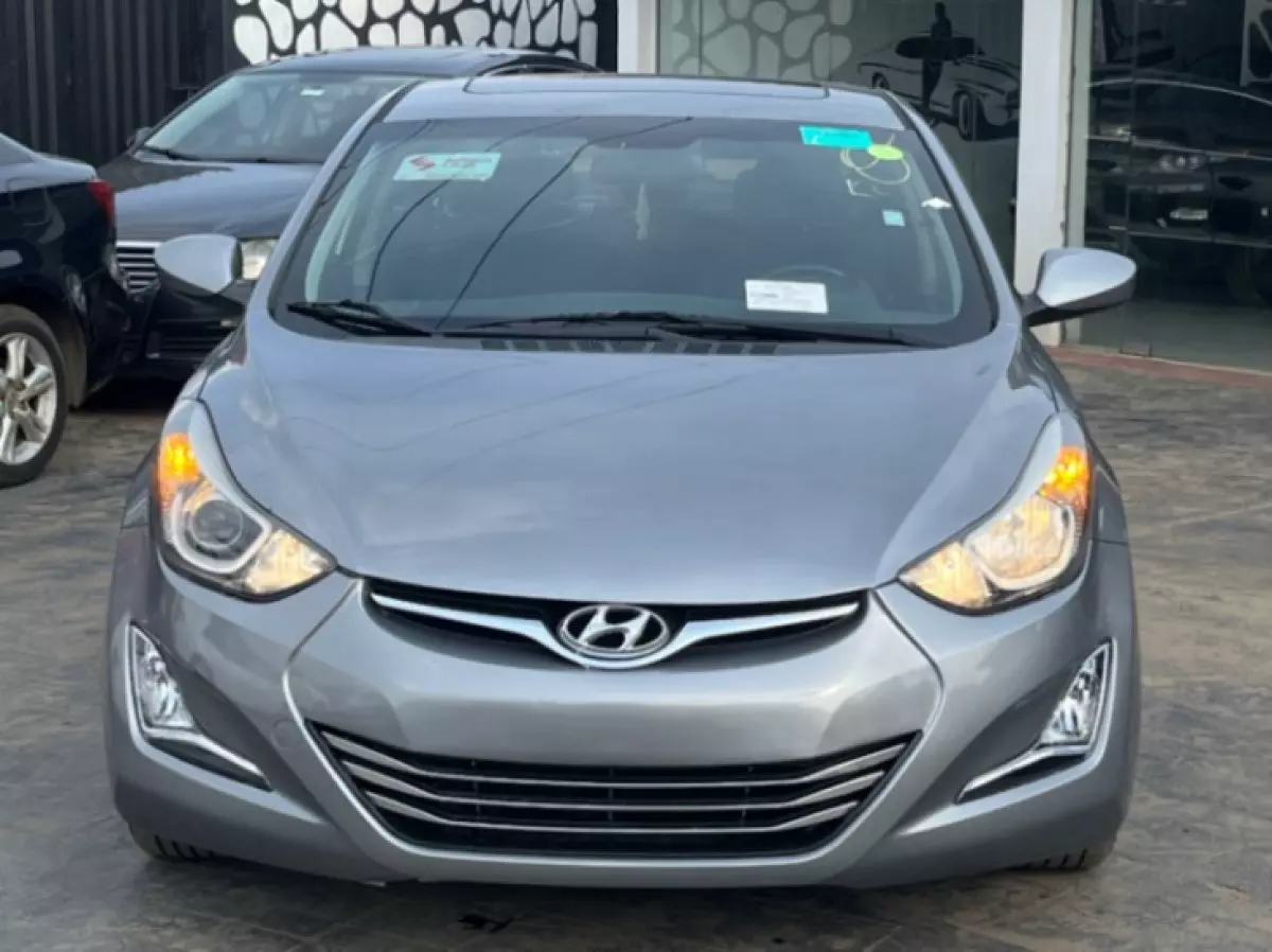 Hyundai Elantra - 2015