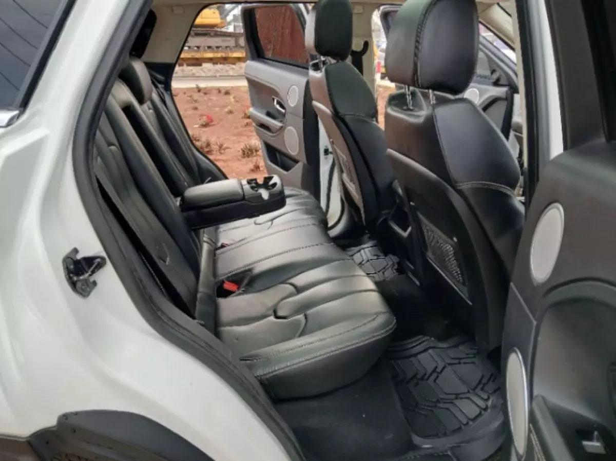 interiorBack