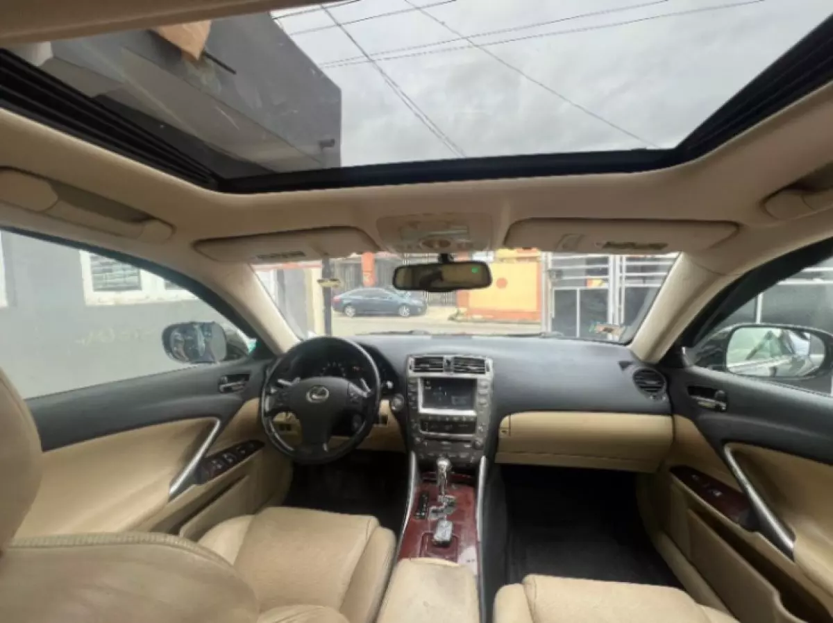 interiorFront