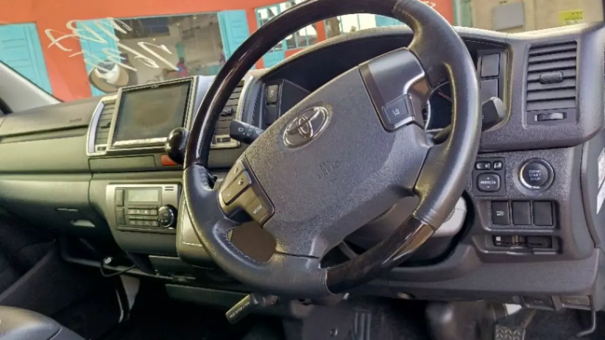 interiorFront