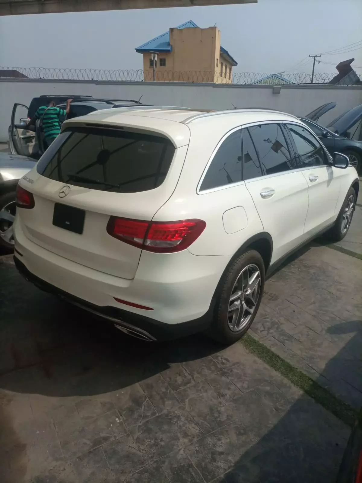 car Right Back