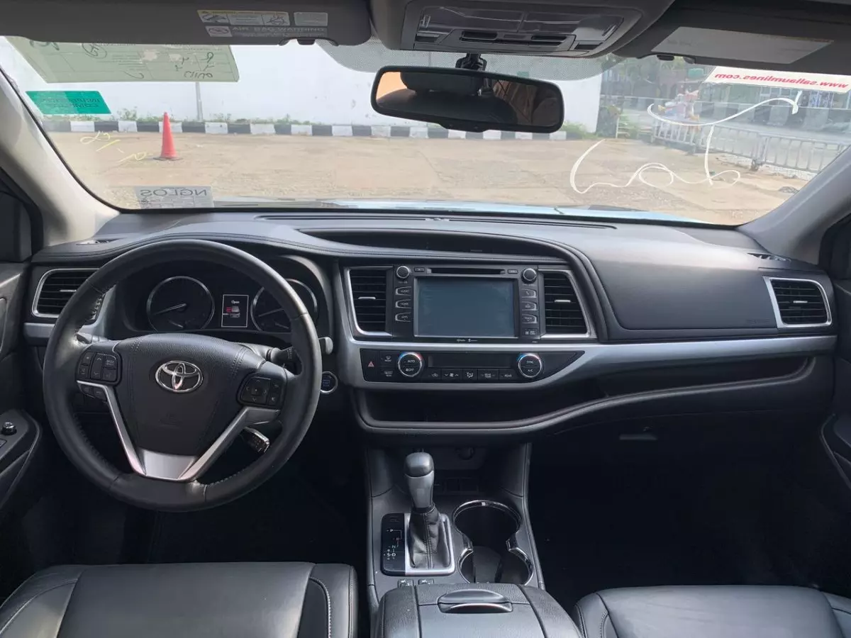 interiorFront