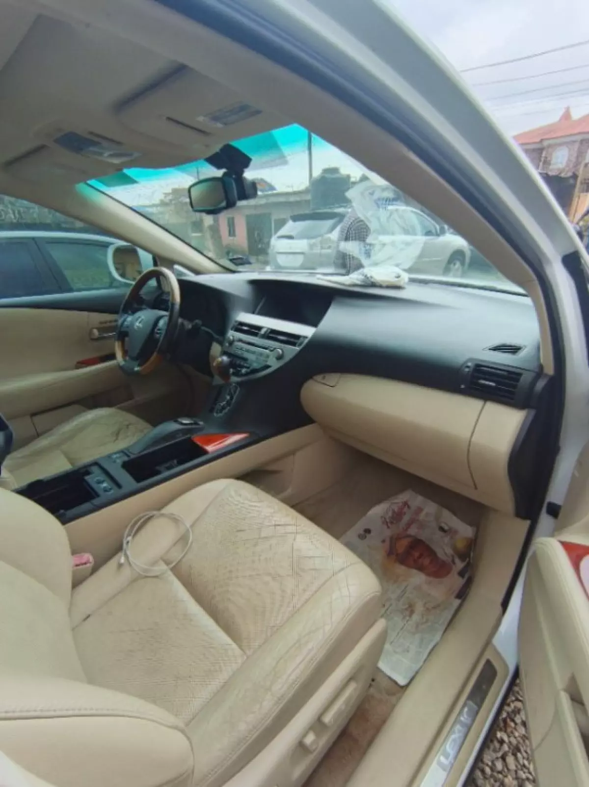interiorFront