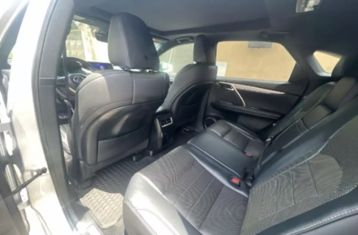 interiorBack