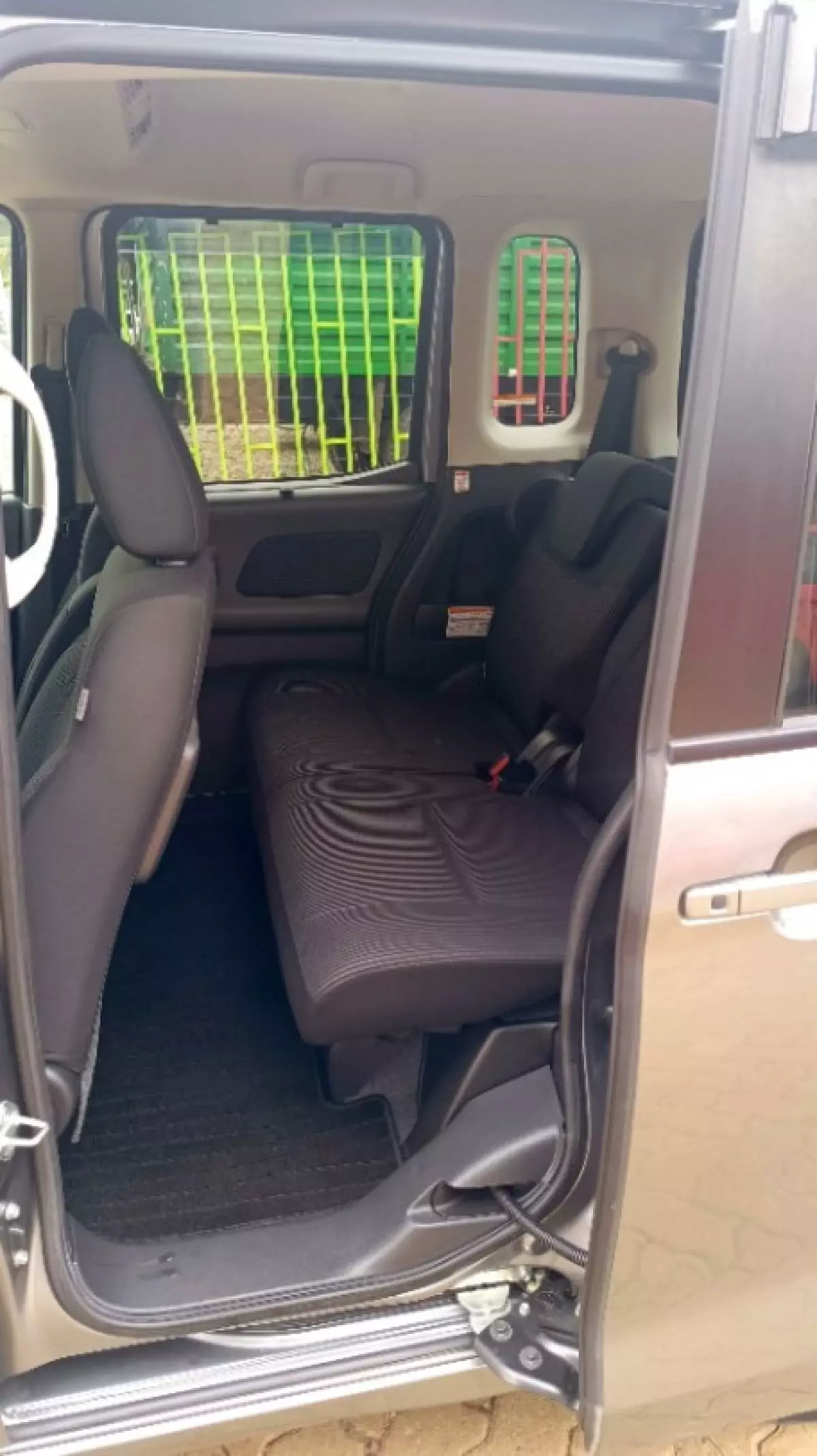 interiorBack