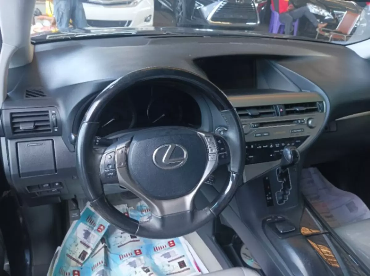 interiorFront