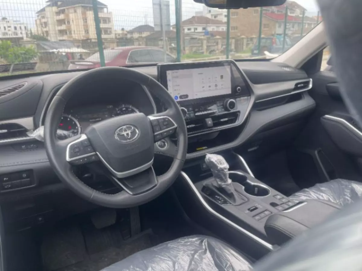 interiorFront