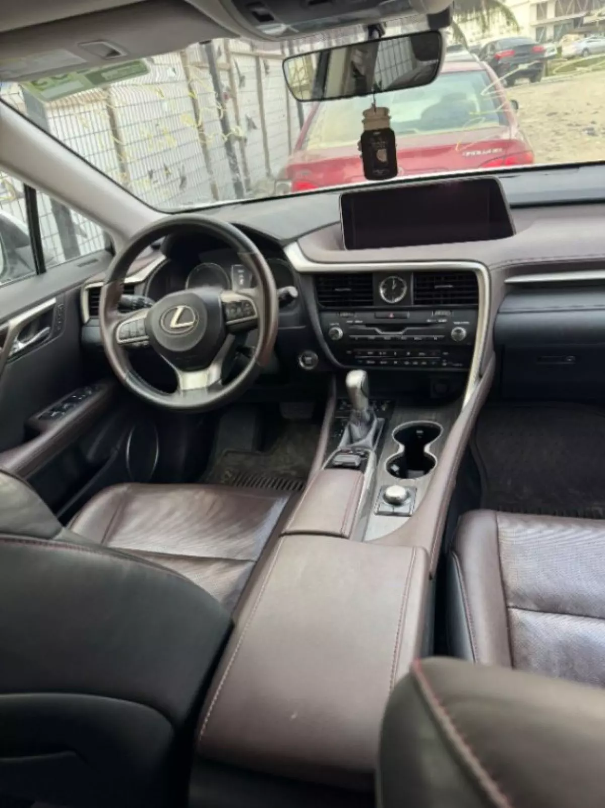 interiorFront