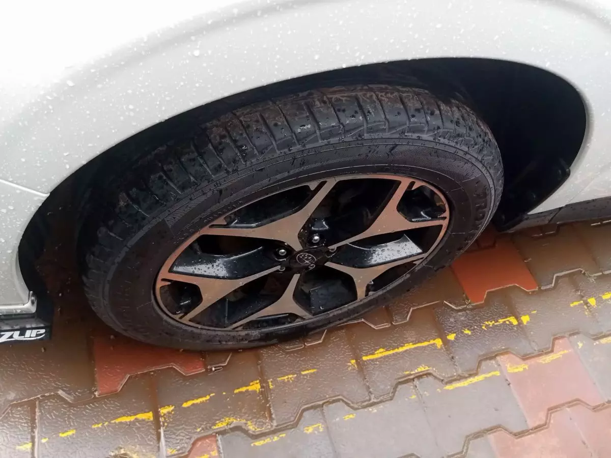 tyre2