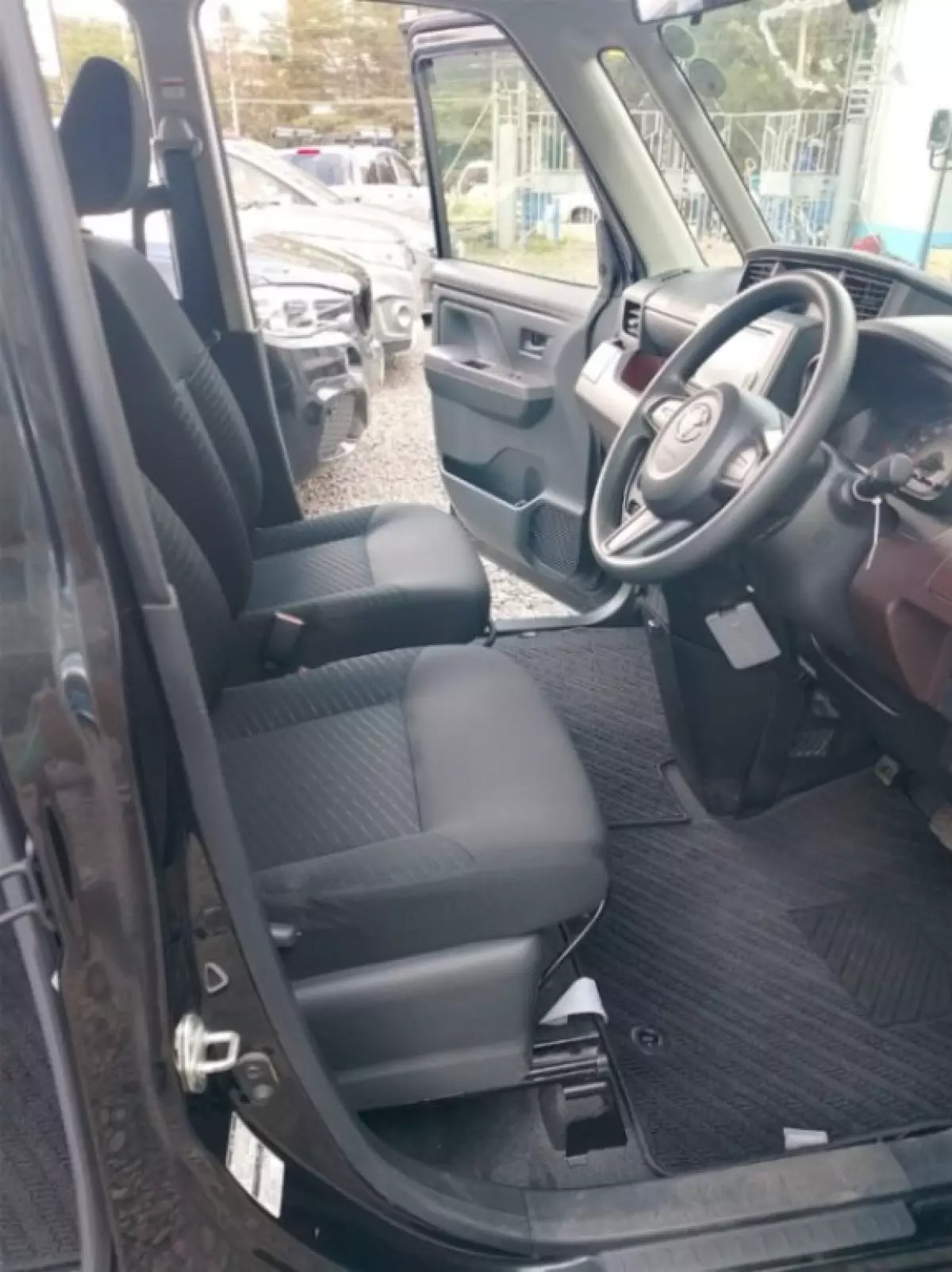 interiorFront