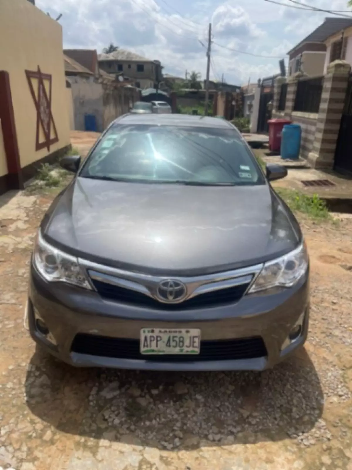 Toyota camry - 2012