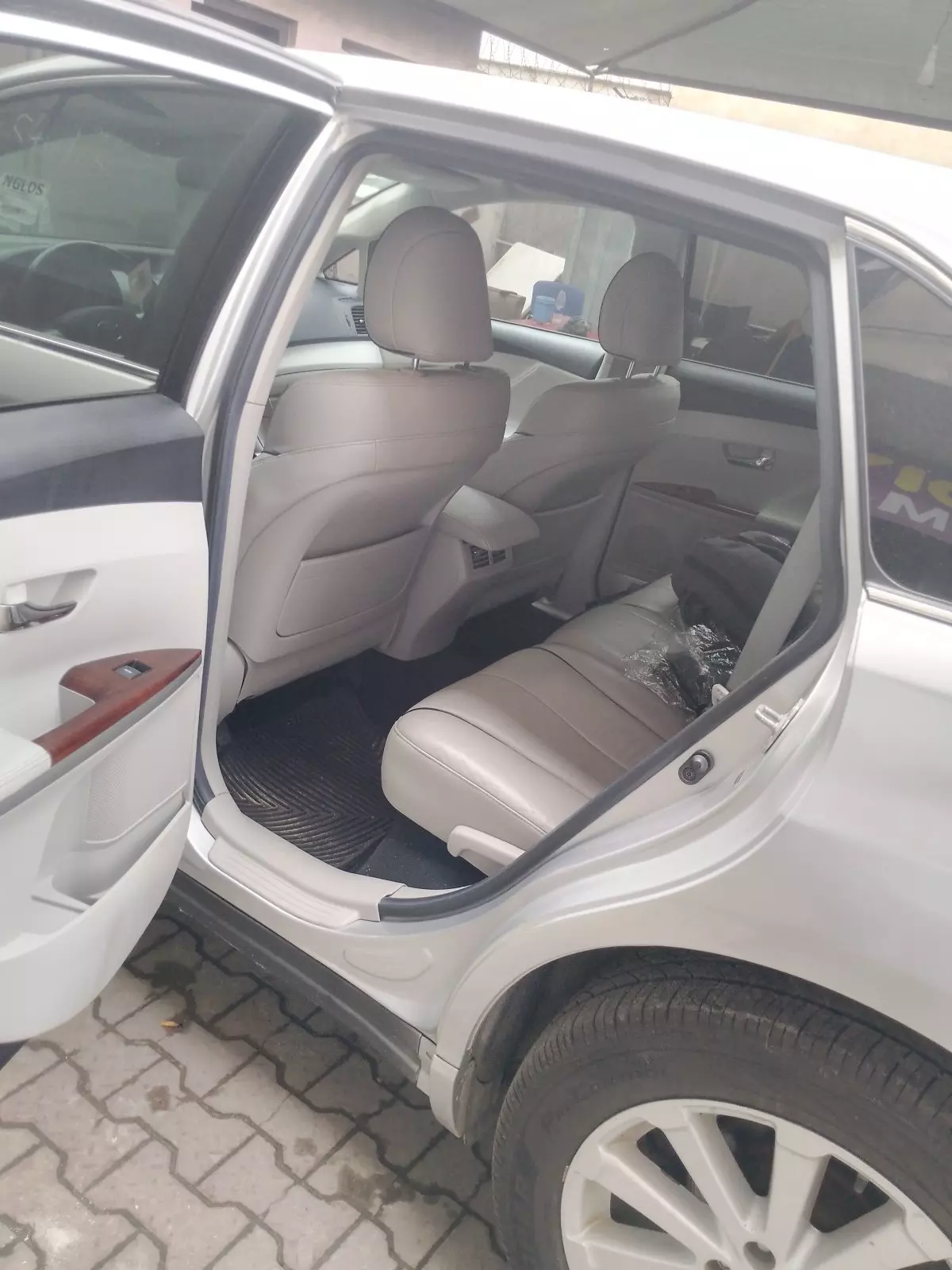 interiorBack