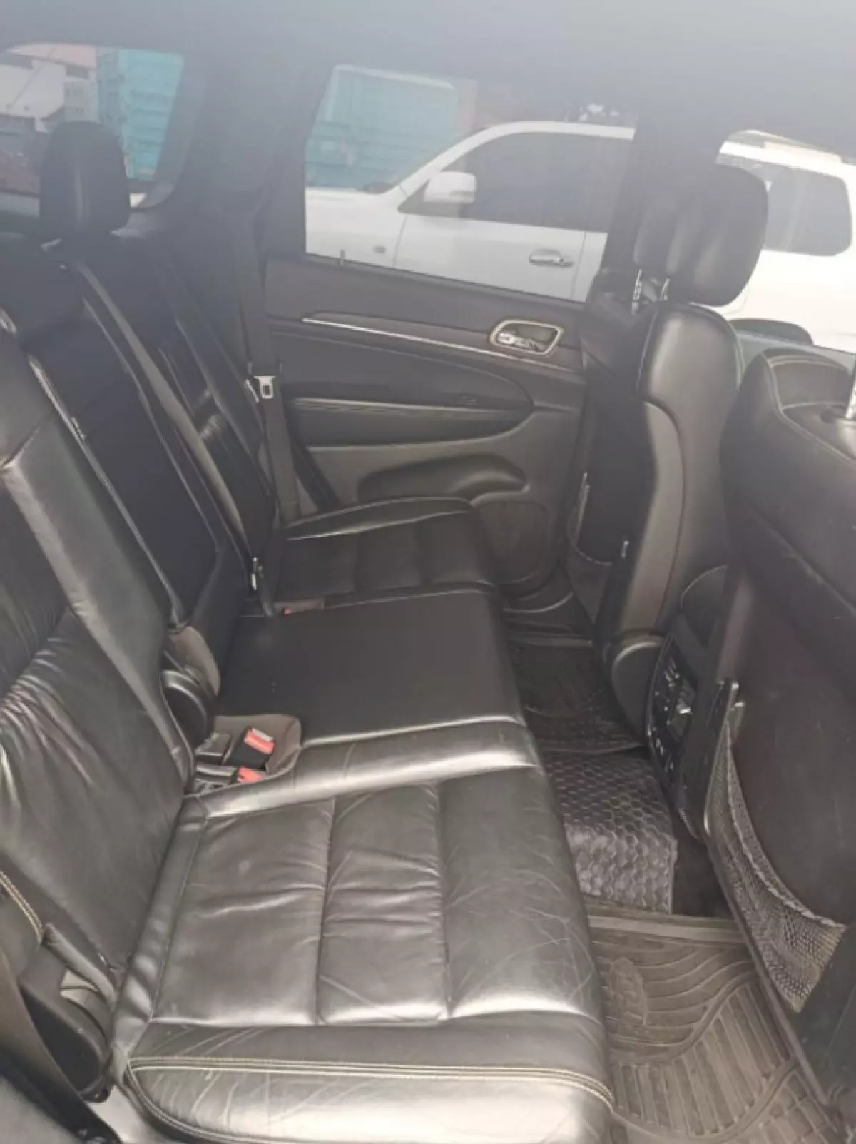 interiorBack