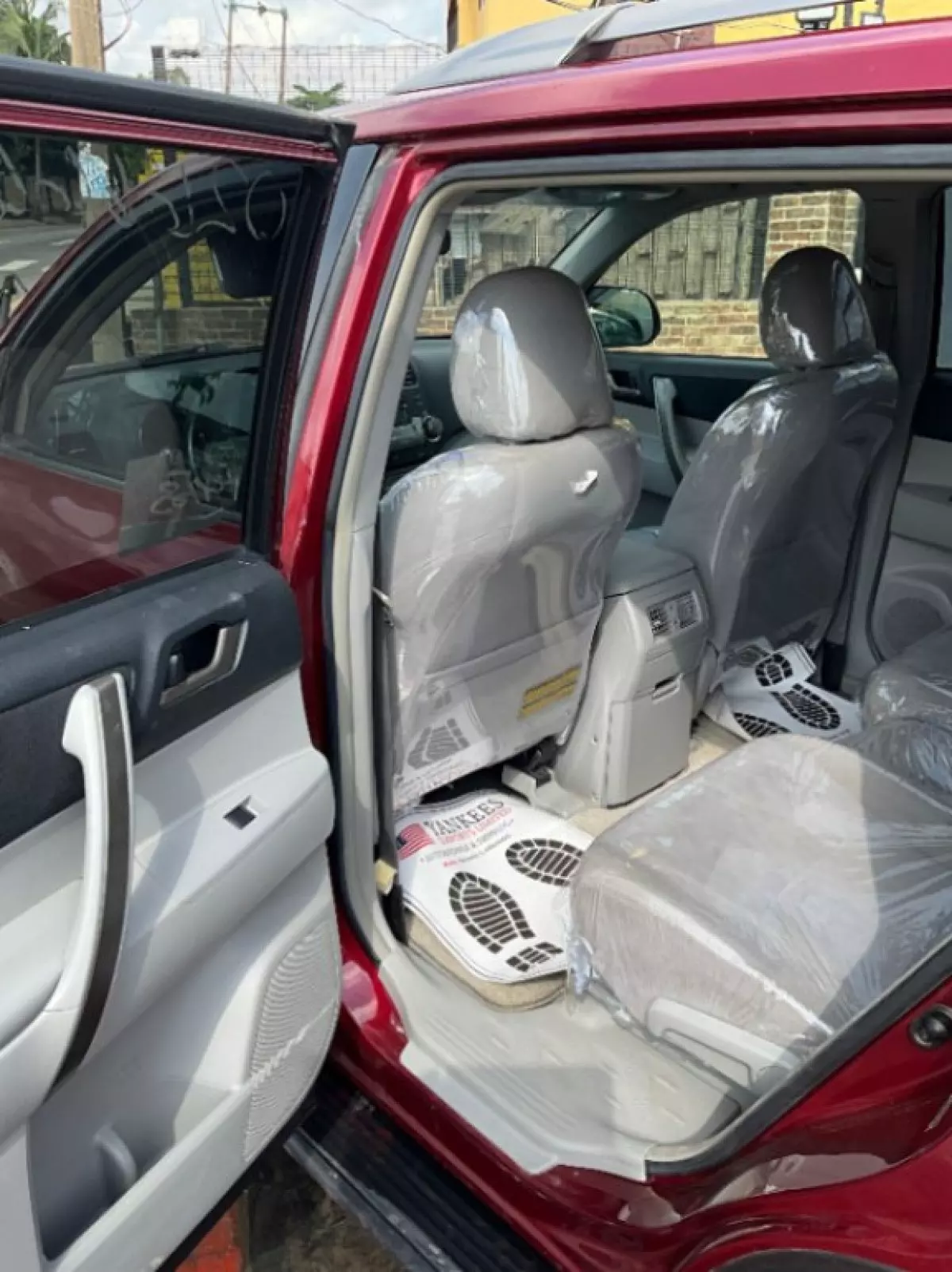 interiorBack