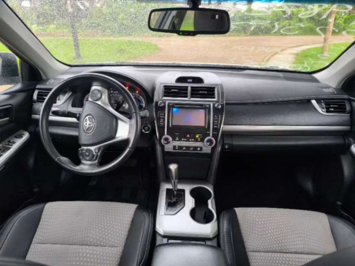 interiorFront