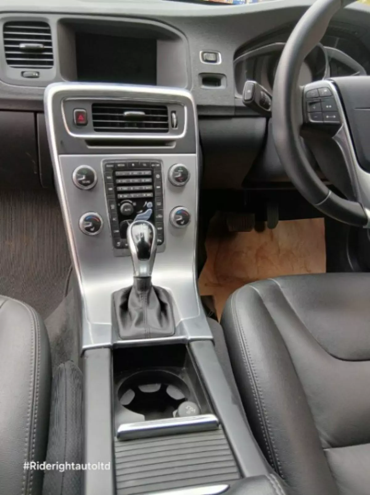 interiorFront