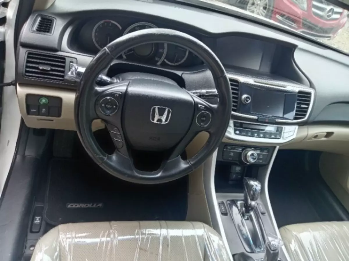interiorFront