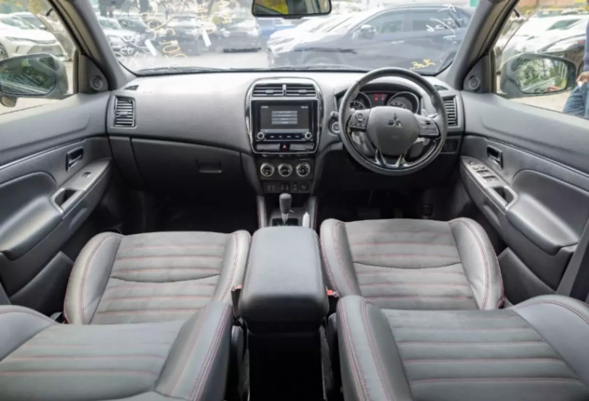 interiorFront