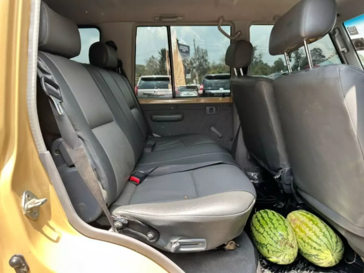 interiorBack