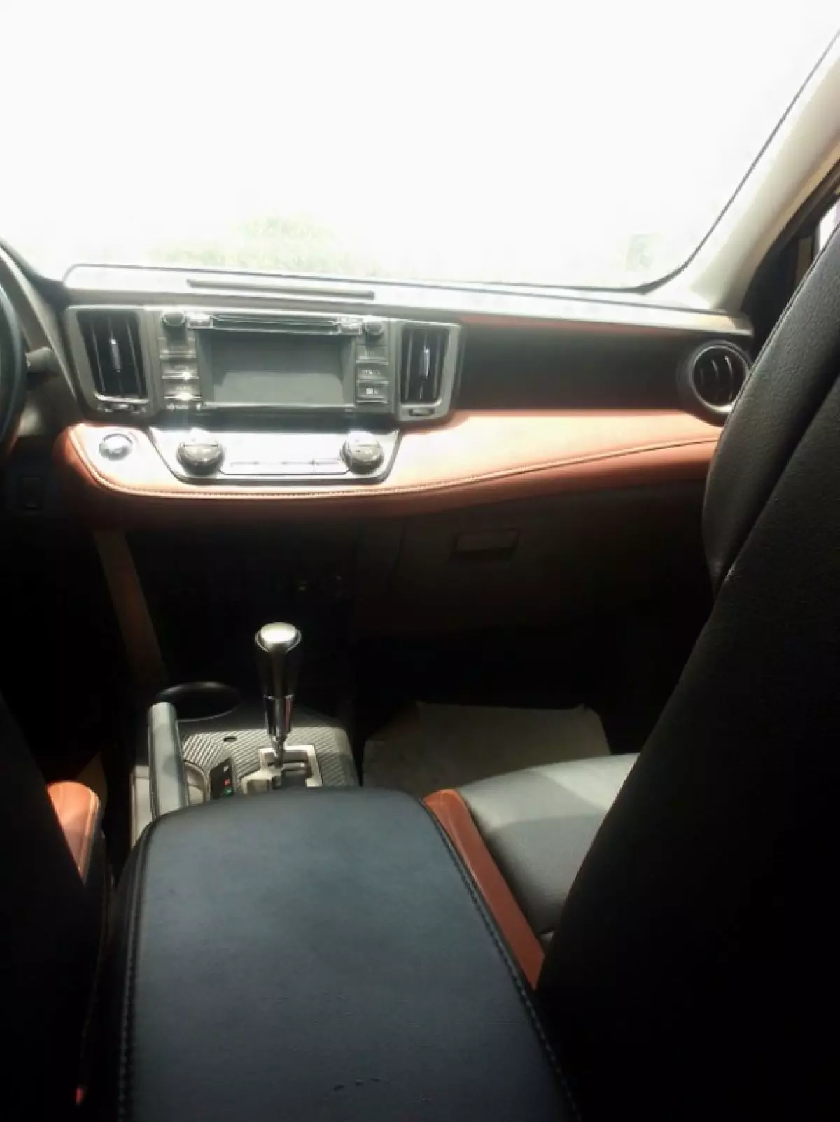 interiorFront