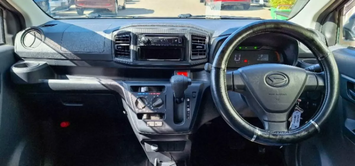 interiorFront