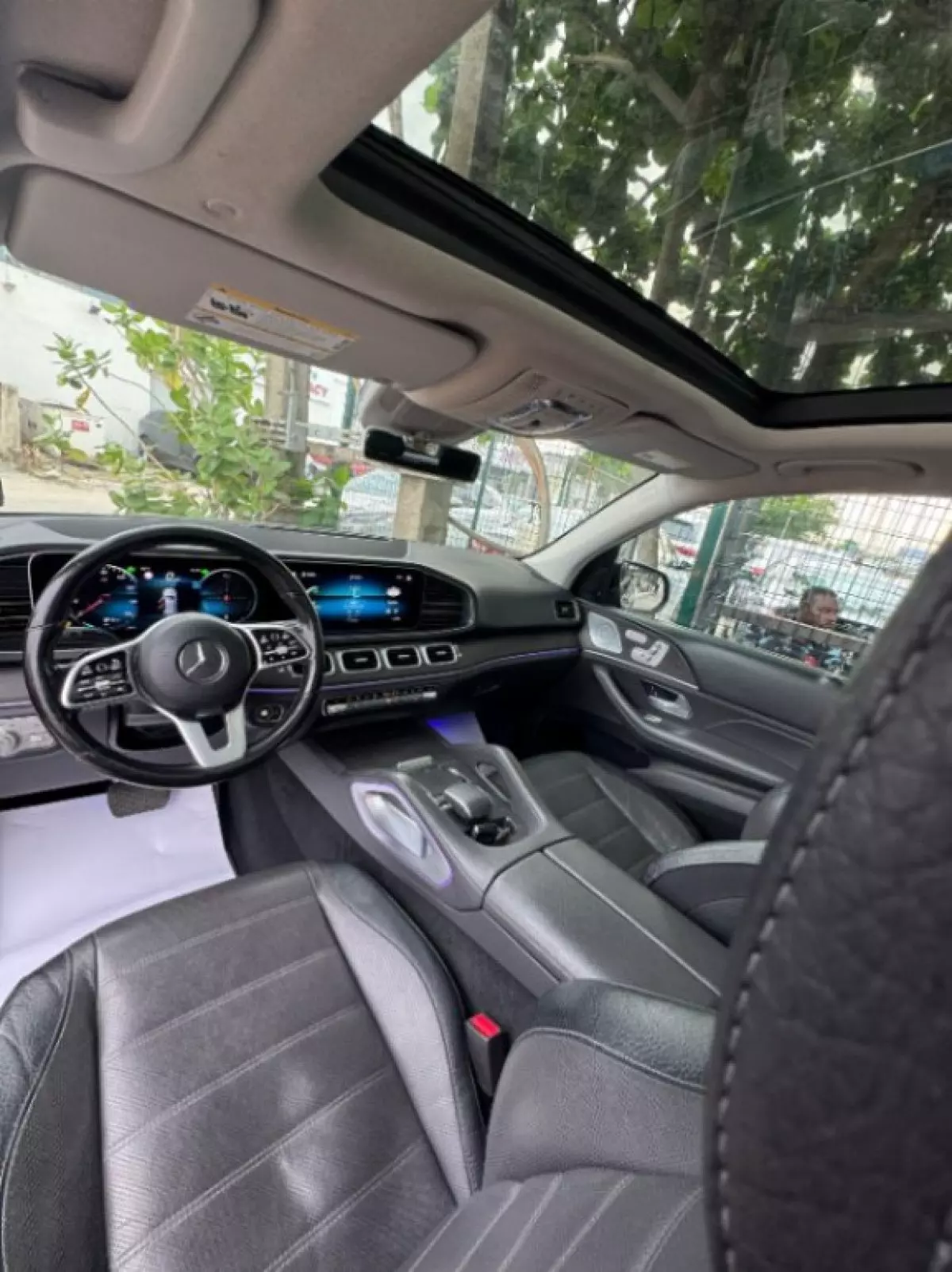 interiorFront