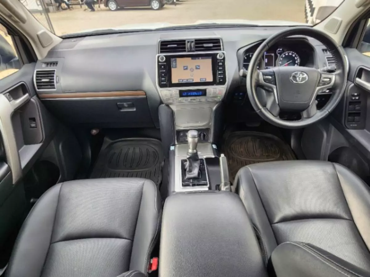interiorFront