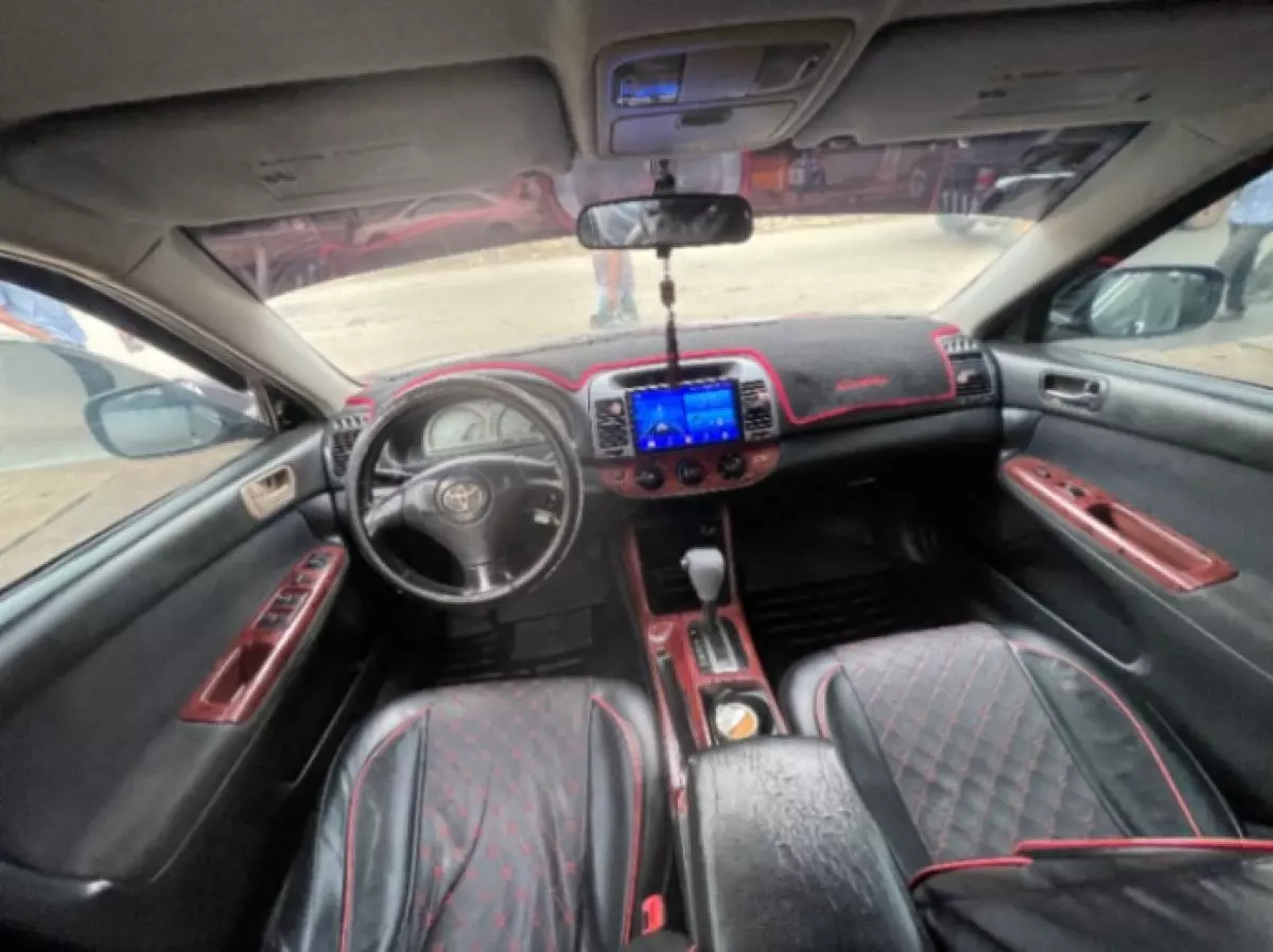 interiorFront