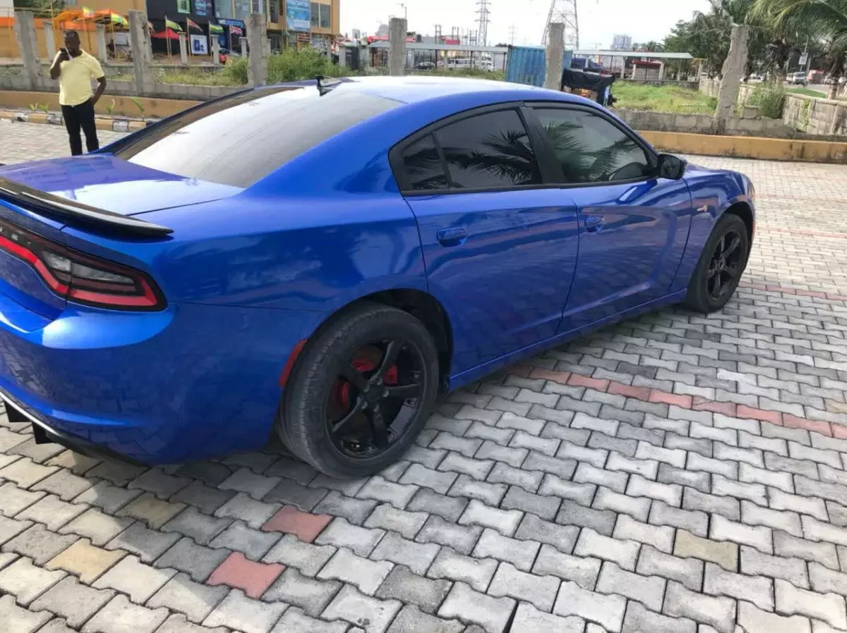 car Right Back