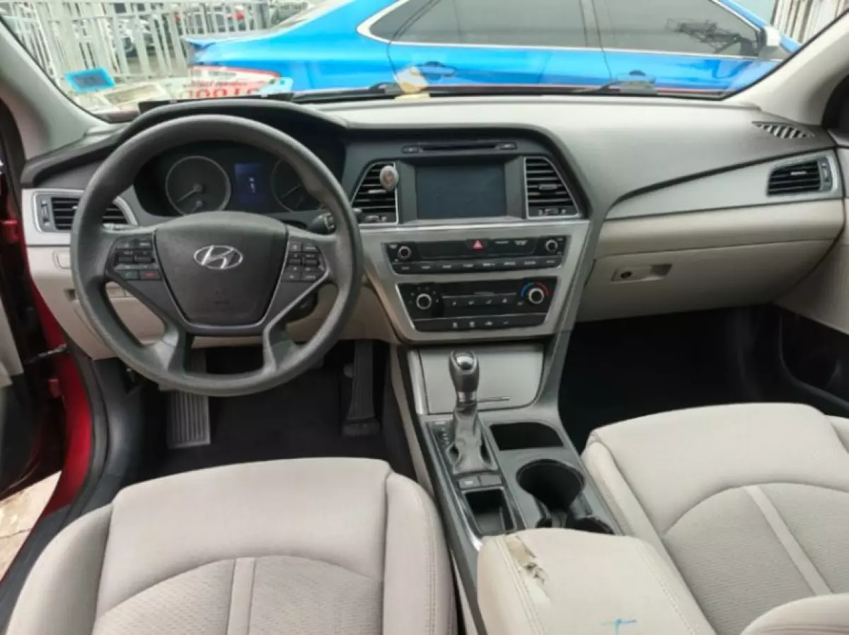 interiorFront