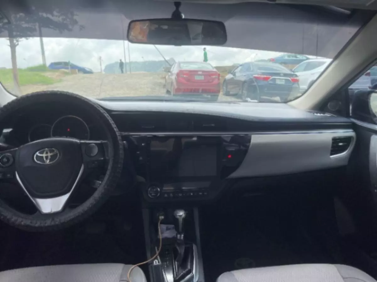 interiorFront