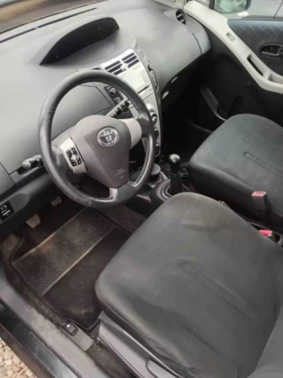 interiorFront
