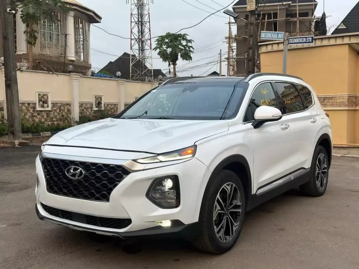 Hyundai Santa Fe - 2020