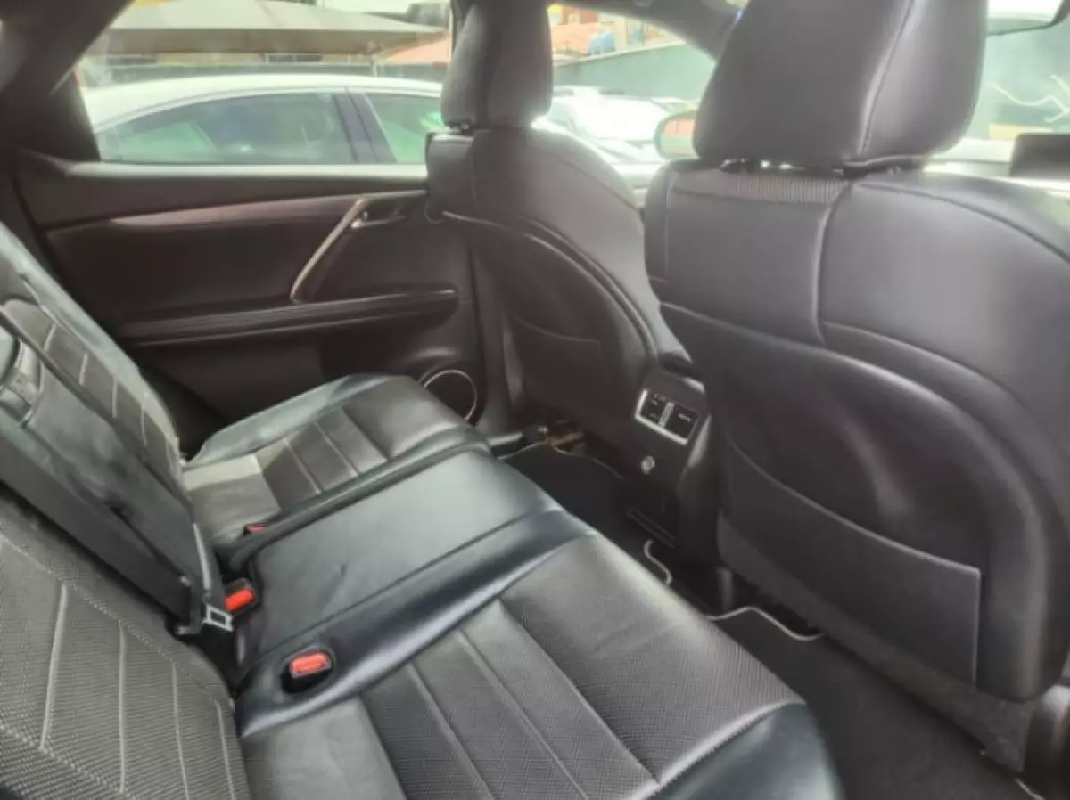 interiorBack