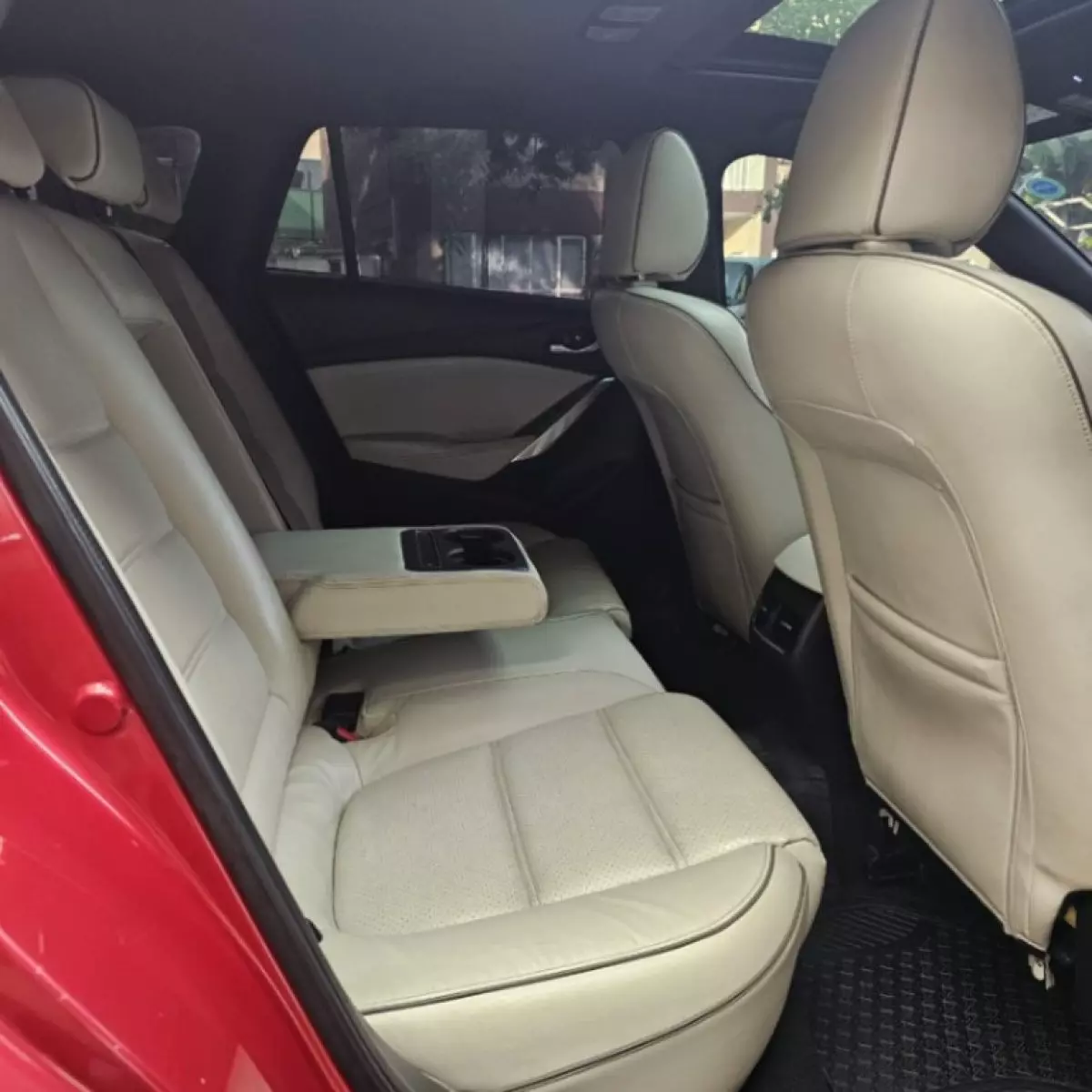 interiorFront